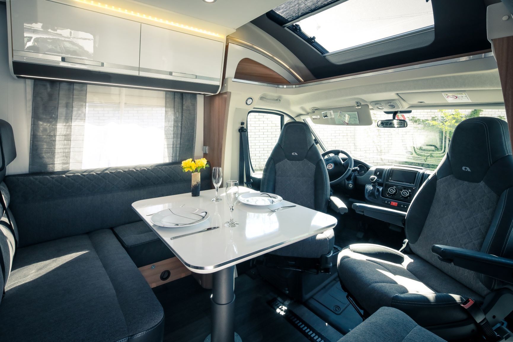 Sixt_caravan_matrix_obyvak m
