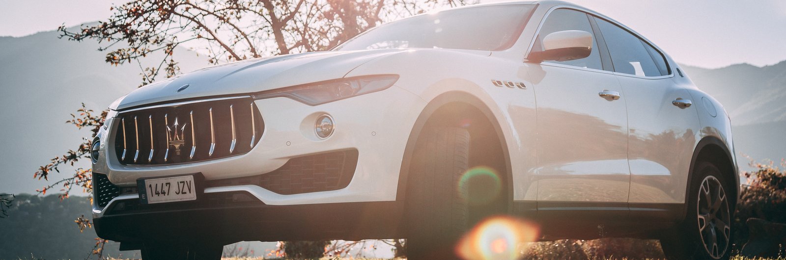 Sixt Maserati Levante bílé