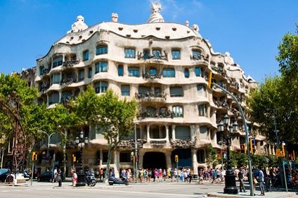 https://www.sixt.cz/User_Files/contenttemplateeditor/656f140bcab1eBarcelona-city.jpg