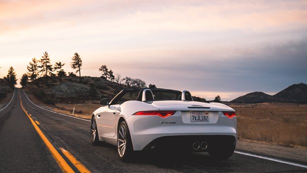https://www.sixt.cz/User_Files/contenttemplateeditor/657cd39623892content_180223_ustates_jaguar_ftype_6.jpg