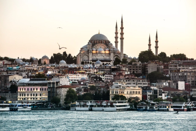 https://www.sixt.cz/User_Files/contenttemplateeditor/682701a84dd5esixt-istanbul.webp
