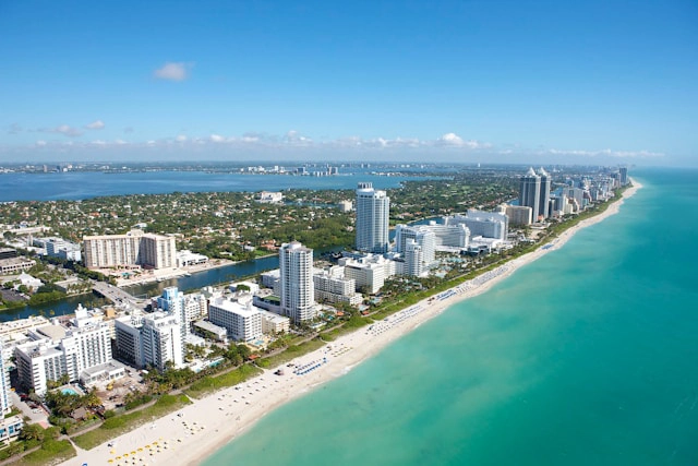 https://www.sixt.cz/User_Files/contenttemplateeditor/68270b73b818dsixt-miami.webp