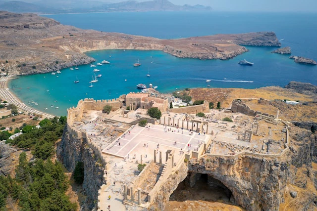 https://www.sixt.cz/User_Files/contenttemplateeditor/6828adb22d2f0sixt-rhodos.webp