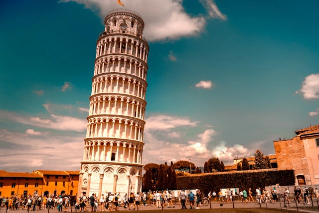 https://www.sixt.cz/User_Files/contenttemplateeditor/682b4c781992esixt-pisa.webp