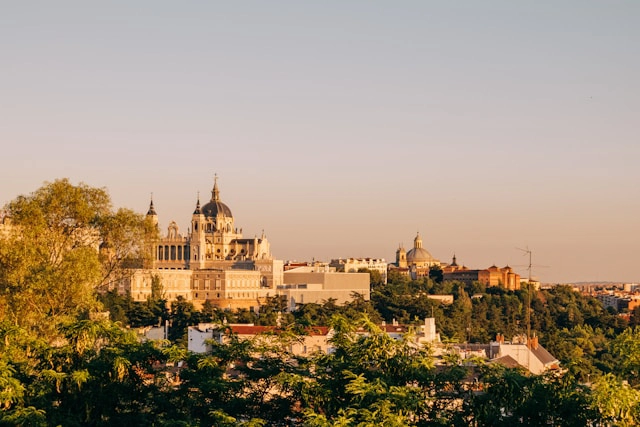 https://www.sixt.cz/User_Files/contenttemplateeditor/682b5c9608714sixt-madrid-2.webp