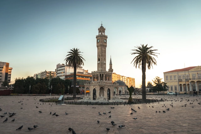 https://www.sixt.cz/User_Files/contenttemplateeditor/682eeaf69fdd3sixt-izmir.webp