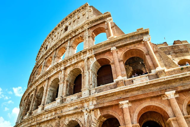 https://www.sixt.cz/User_Files/contenttemplateeditor/682f9037a659esixt-italie-2.webp